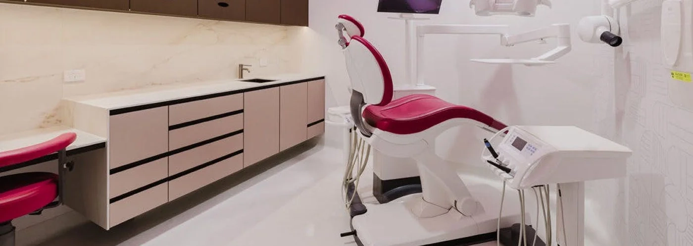 Checklist para abrir tu propia clínica dental: Equipamiento, licencias y primeros pasos